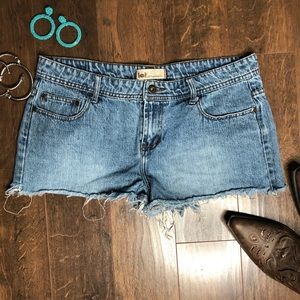 SOLD LEI Vintage Cut-off Jean Shorts💙